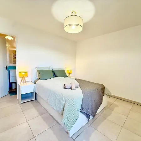 Modern Renovated 1 Bedroom In Apartamento Antibes